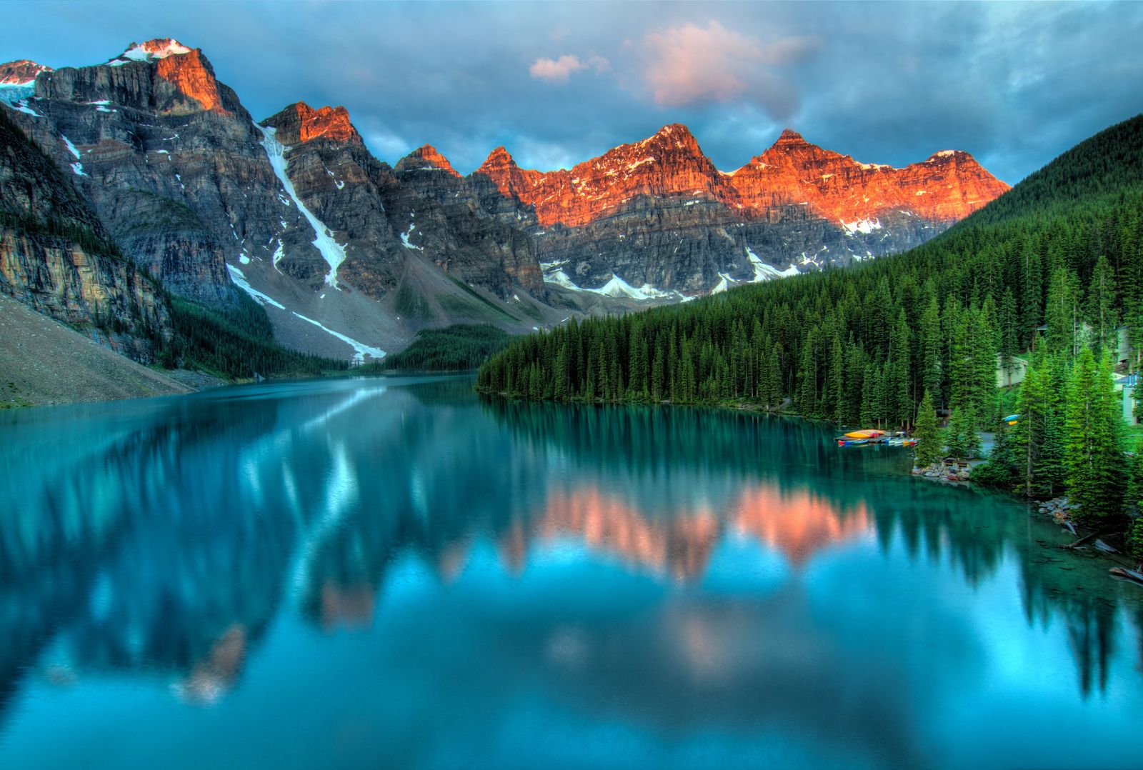 Bow Lake in Alberta